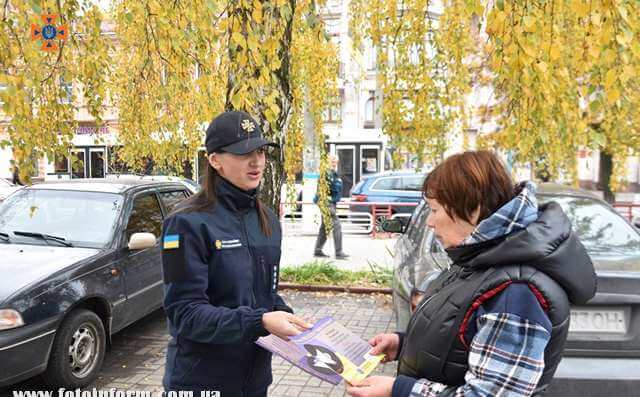 У Кропивницькому рятувальники навчали громадян правил безпеки